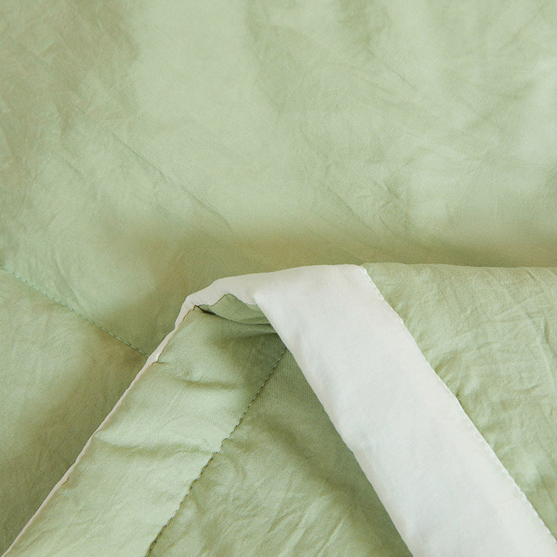Shopi Vella antibacterial summer quilt in light green with soft texture and breathable fabric