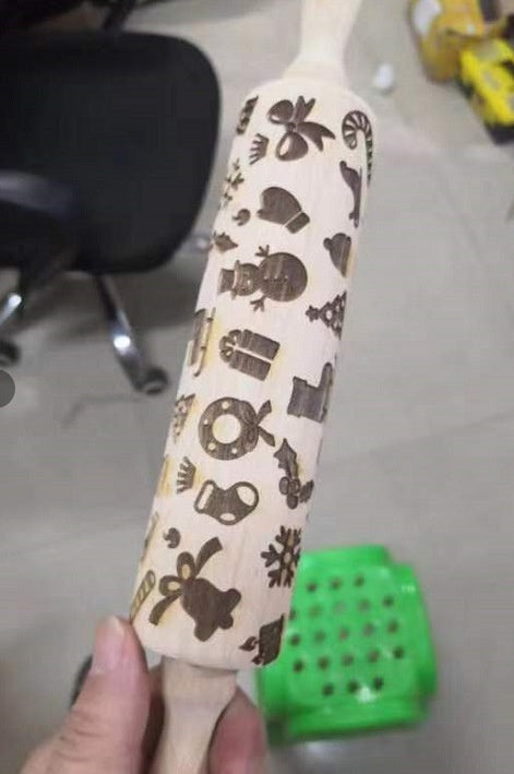 Shopi Vella Christmas embossing rolling pin with holiday-themed patterns for festive baking