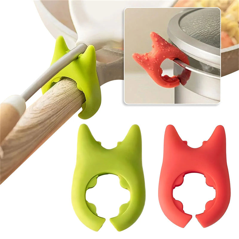 Shopi Vella multifunctional cooking spoon clip in green and red for holding spoons on pot edges