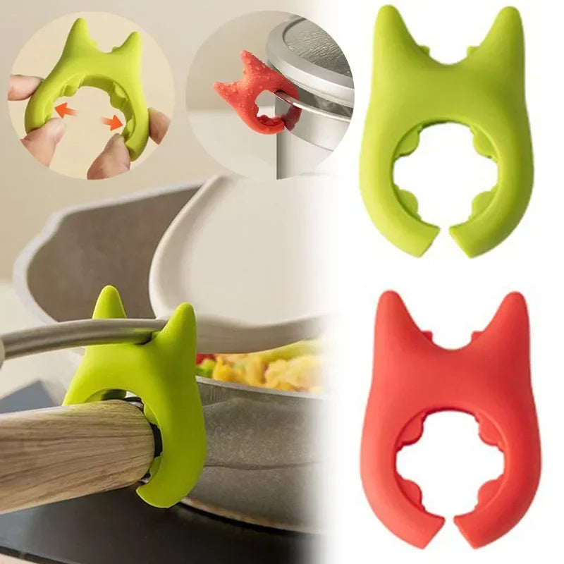 Shopi Vella multifunctional cooking spoon clip in green and red clips onto pot handles for convenient spoon resting