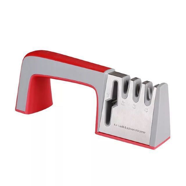 Shopi Vella fast knife sharpener with red and gray handle for quick and efficient knife sharpening
