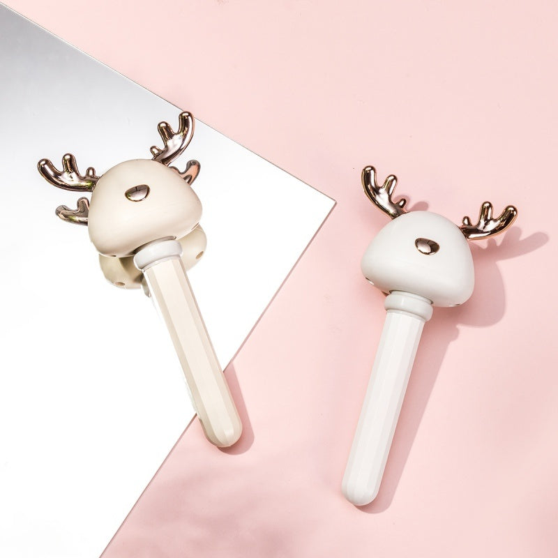 Shopi Vella mini USB humidifier with reindeer design for home storage and air moisture control