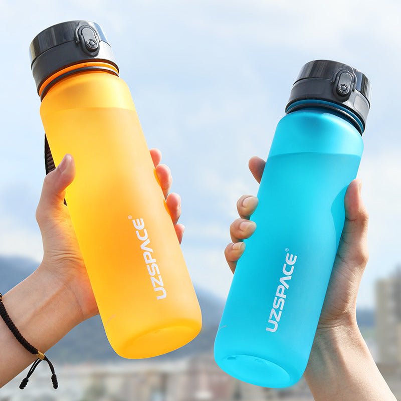 Shopi Vella colorful sports water bottle set in orange and blue with flip-top lids