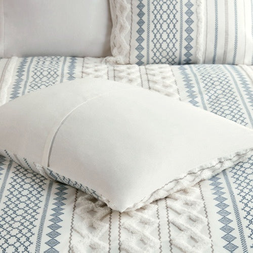 Shopi Vella cal king chenille duvet set with textured white and blue geometric pattern